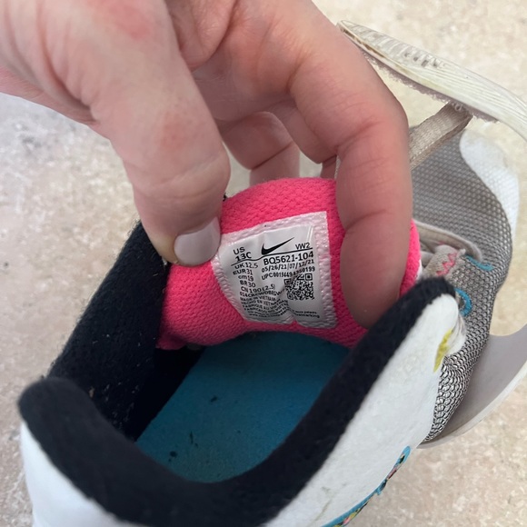 Kyrie Flytrap 3, Boys sneakers, white size 13C - Picture 7 of 10